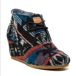 TOMS Jaquard Desert Wedge Bootie 7.5